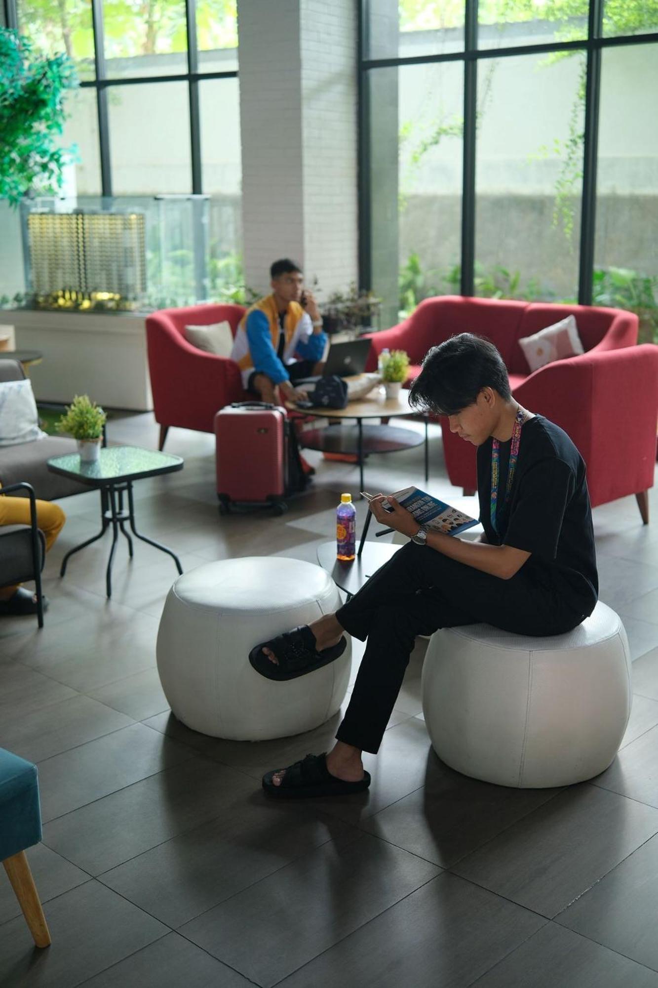 Cordova Suites Semarang Eksteriør bilde