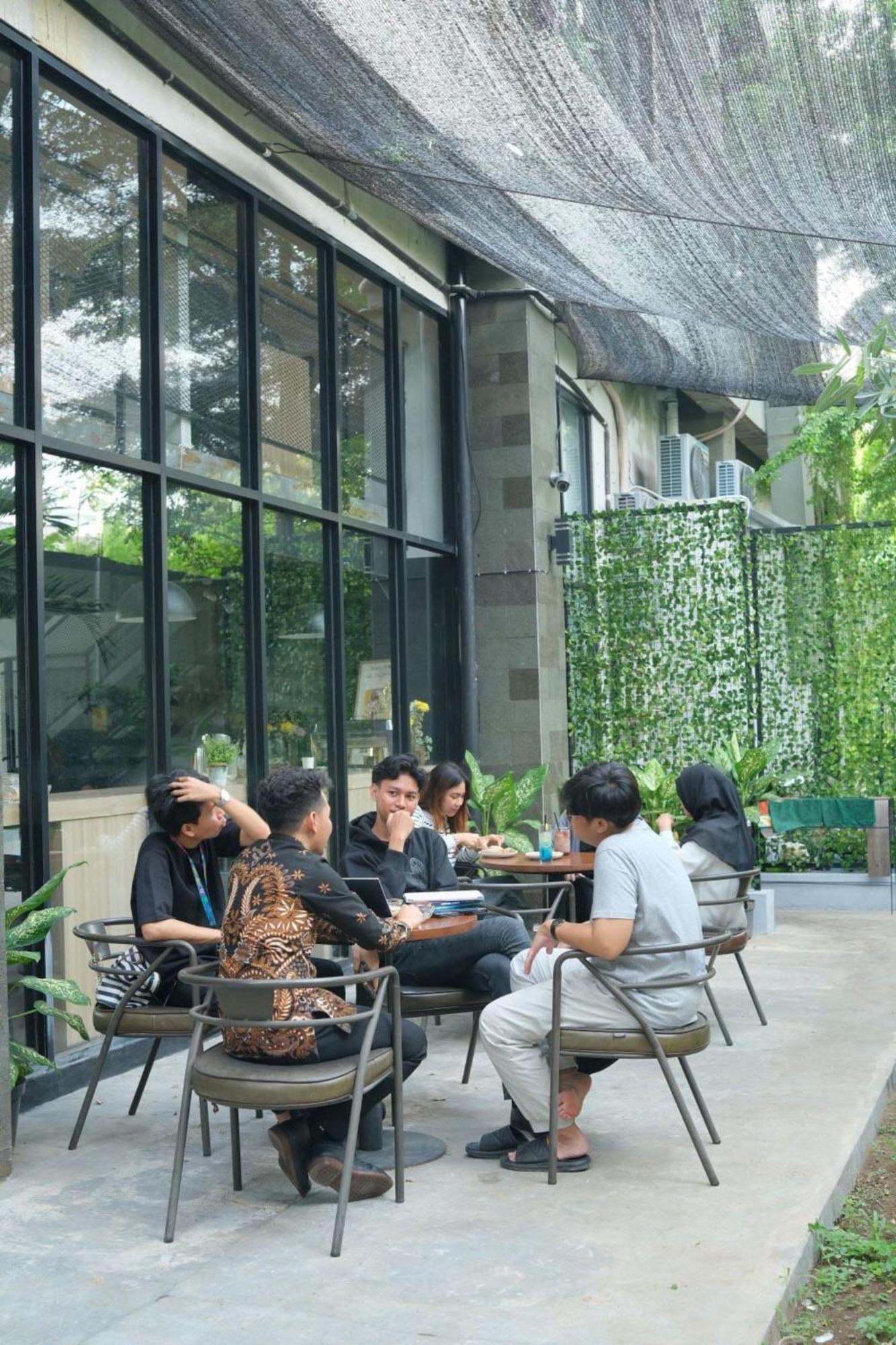 Cordova Suites Semarang Eksteriør bilde